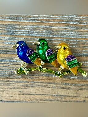 Trio of Birds on a Branch Enamel Brooch Pin Gold Tone Cottagecore Whimsy NWOT